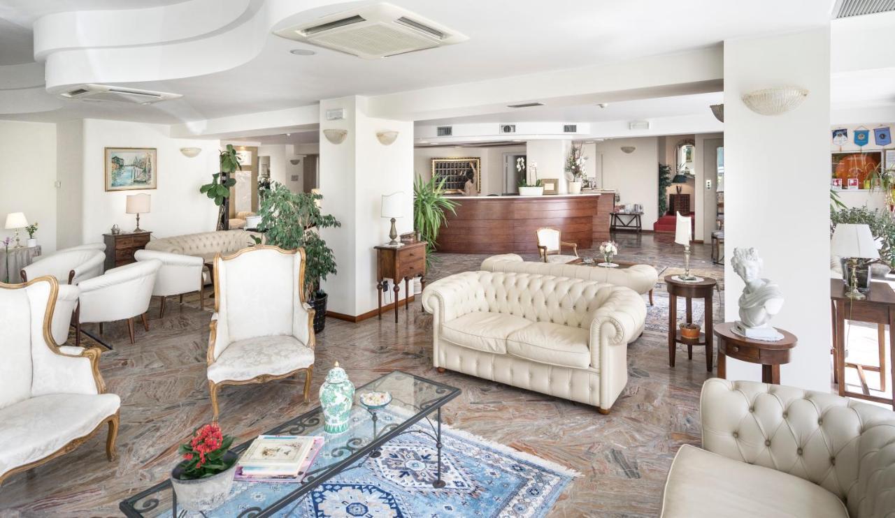 Hotel Apollo Riccione Esterno foto