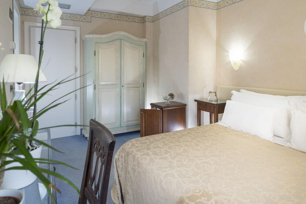 Hotel Apollo Riccione Esterno foto
