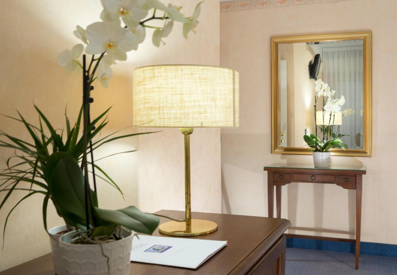 Hotel Apollo Riccione Esterno foto